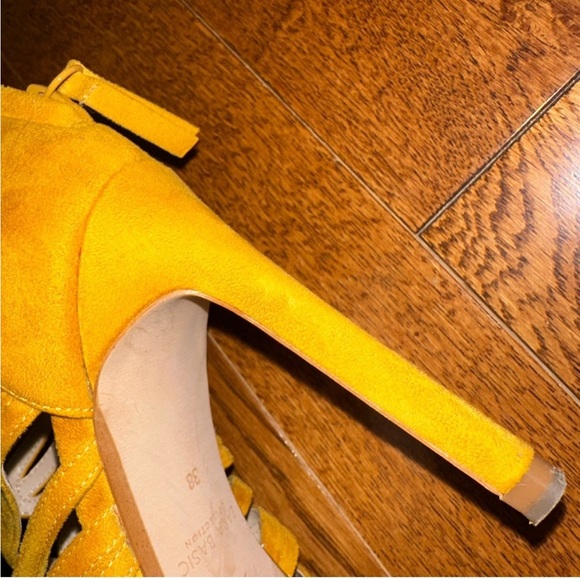 Caged suede heels - Picture 9 of 10
